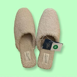 NWT Universal Thread Margot Flats/slipper   